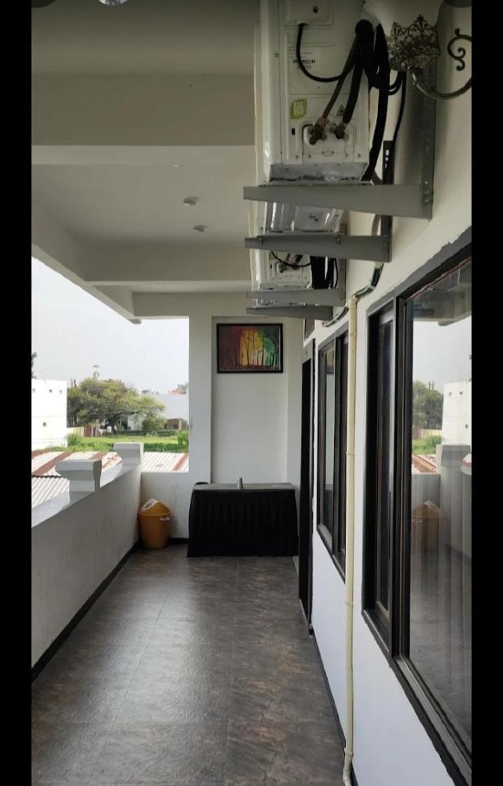 Hotel Malhotra Palace Ujjain Exterior photo