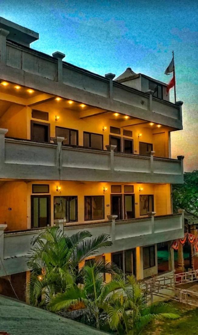 Hotel Malhotra Palace Ujjain Exterior photo